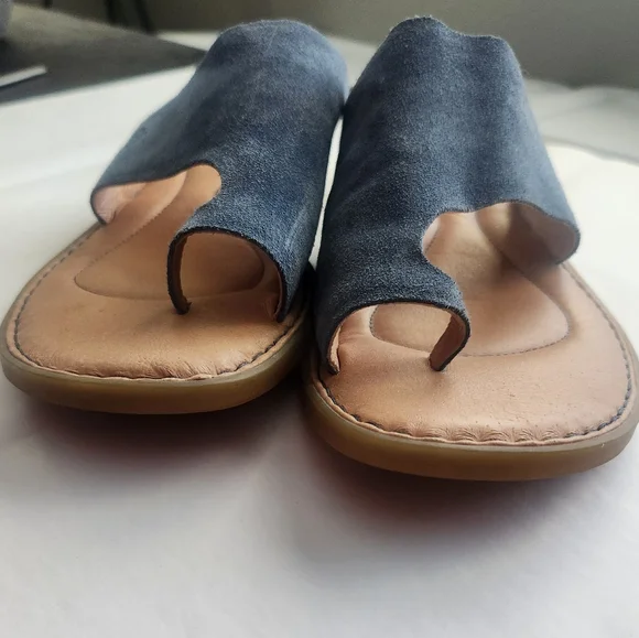 Born Sandals Size 10 Blue Suede Leather Toe Flat Slip On Comfortable Walking - Picture 3 of 9